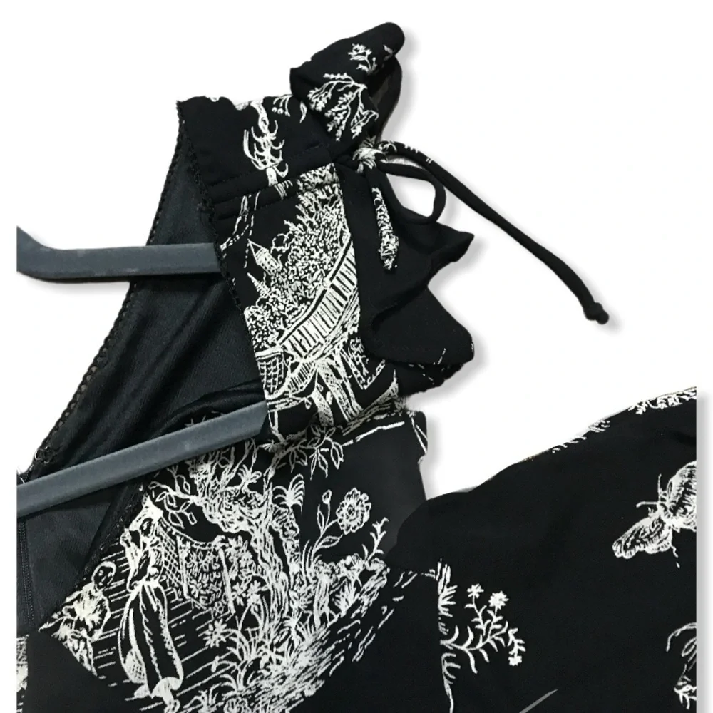 Guess Collection Mural Dress - Picture 3 of 10